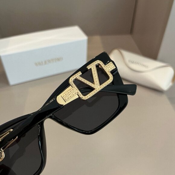 Valentino Women's Black Sunglasses - Picture 6 of 8